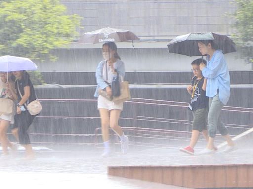 全台大雨特報！19縣市將「下到入夜」 注意雷擊及強陣風