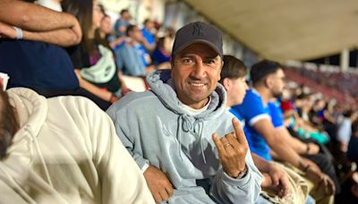 A Pizarro le preguntan si es hincha de Universidad de Chile o Wanderers y así responde