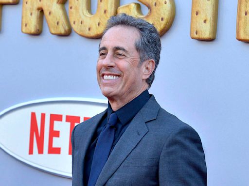 Jerry Seinfeld Reunites With Michael Richards for Rare Photo on the Red Carpet