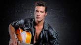 Leandro Lima vira o Rei do Rock em ELVIS – A Musical Revolution