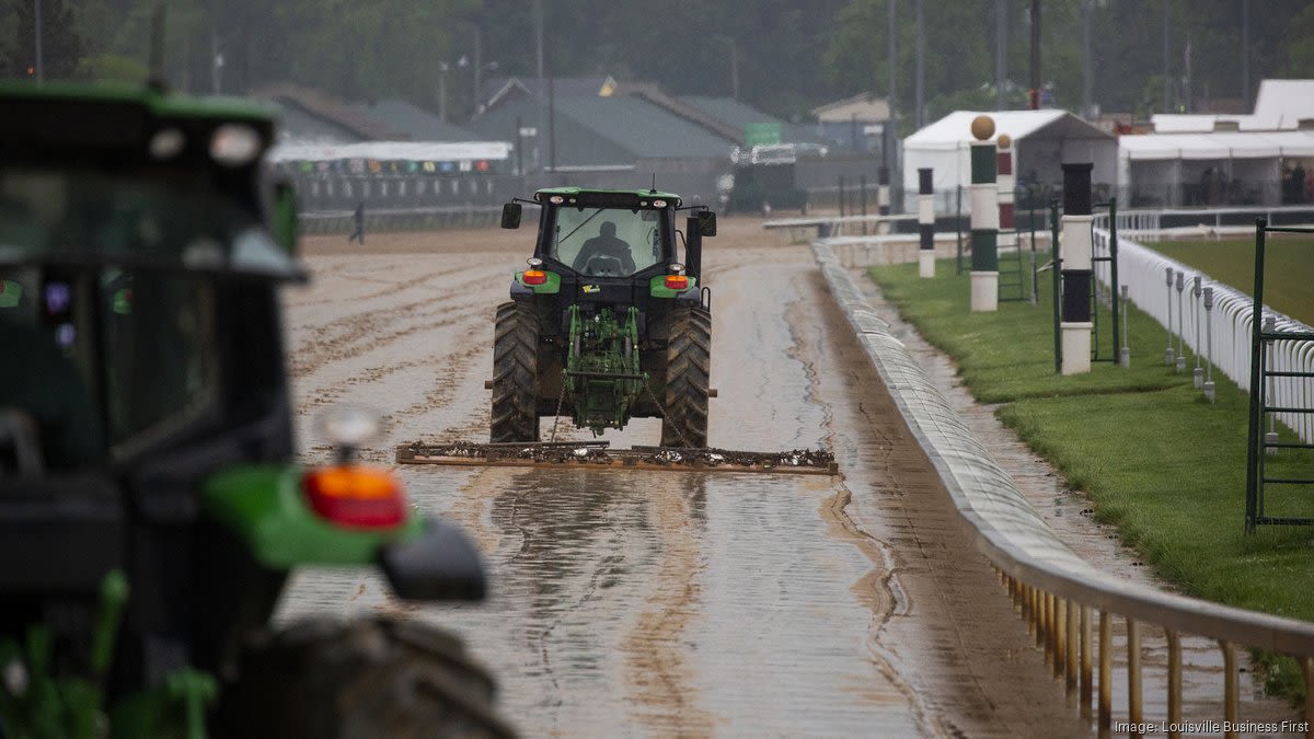 Kentucky Oaks 2024: Navigating a wet and muddy day (PHOTOS) - Louisville Business First