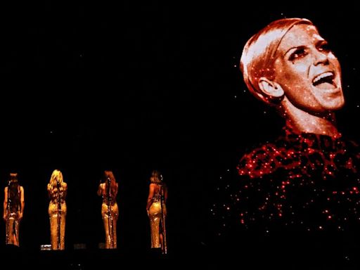 Girls Aloud Wrap Up Emotional Reunion Tour With 1 Last Special Tribute To Sarah Harding