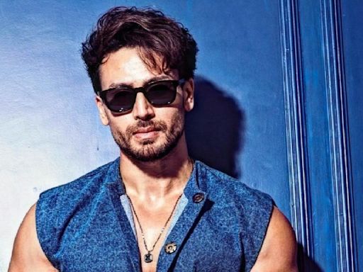 Tiger Shroff’s little fan holds plank for 25 minutes just to get reply from him; amazed actor says, ‘Kaash mai bhi...’