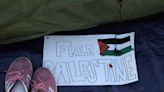 Estudiantes de Universidad de Columbia en N.York firmes en mantener el campamento pro Gaza