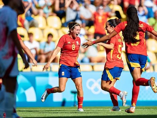 (Pre) El fútbol femenino y los 'RedSticks' buscan medalla en el estreno del potente equipo de piragüismo