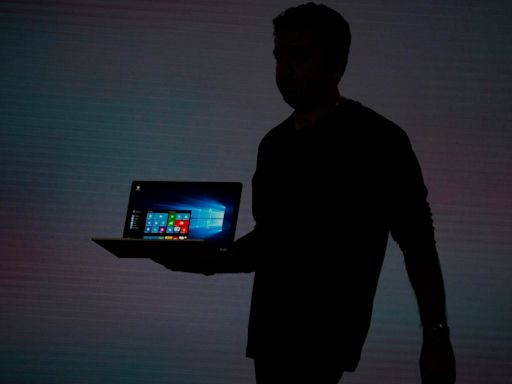 Microsoft has a big Windows 10 problem, and only one year to solve it