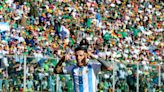 Argentina gana en todos lados: con Messi de espectador, goleó por 3-0 a Bolivia en la altura de La Paz y ya es líder de las eliminatorias