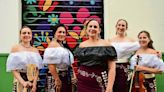 “Arrieras somos”, un mariachi de mujeres que fascina en París | El Universal