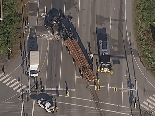 1 person seriously injured in logging truck crash in Maple Ridge - BC | Globalnews.ca