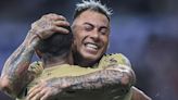 Regresa a los abrazos: revisa el gol de Eduardo Vargas que deja en el liderato a Atlético Mineiro - La Tercera