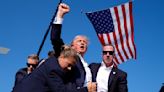 Un Trump ensangrentado y desafiante con el puño en alto podría convertirse en la imagen que defina las elecciones en EE UU