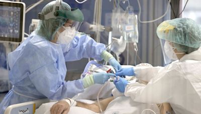 Un repunte de covid-19 provoca que se cuadripliquen las hospitalizaciones en dos semanas