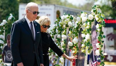 A dos años de la masacre en Uvalde, Biden insiste en restringir las armas de asalto - La Opinión