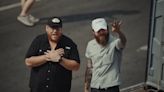 Post Malone lança "Pour Me a Drink", ao lado de Blake Shelton. Veja o clipe, com a letra e tradução!