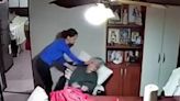 Video: detuvieron a una mujer por golpear a la anciana de 84 años que cuidaba