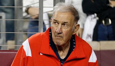 Ole Miss pays tribute to Monte Kiffin after coach's death at age 84