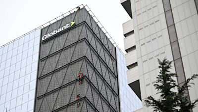 Police arrest daredevil in Argentina jersey for attempting to climb 30-storey skyscraper without ropes