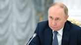 Putin warns the US of Cold War-style missile crisis