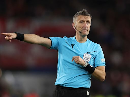 How Italian referee Orsato stopped Pickford’s penalty shootout ‘process’