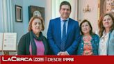 El presidente de la Diputación recibe en el Palacio Provincial a la alcaldesa de Valdemanco del Esteras