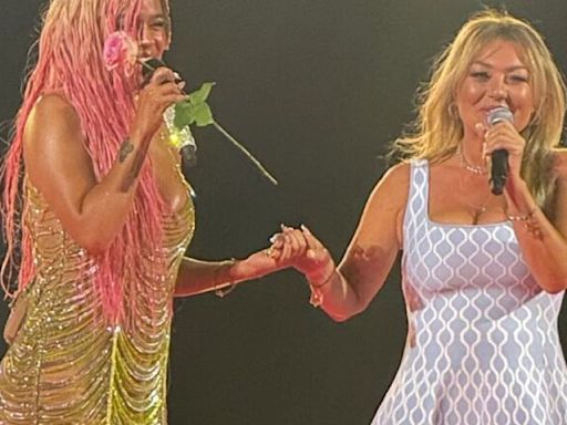 La cantante Amaia Montero sube al escenario junto a Karol G y desatan la locura en Madrid