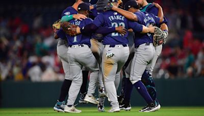 Willie Calhoun belts 2-run HR in 10th as Angels top Mariners