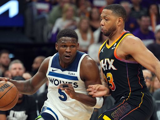 Timberwolves bury Suns in Game 3, take 3-0 series lead for first time