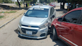 Taxi provoca accidente múltiple en colonia de Gómez Palacio