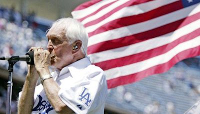 Dodgers pitcher Carl Erskine - friend of Jackie Robinson, Special Olympics pioneer - dies at age 97