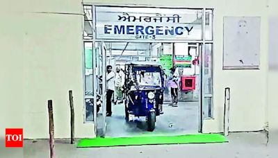 E-rickshaw Enters Emergency Ward Due to Lack of Stretchers | Ludhiana News - Times of India