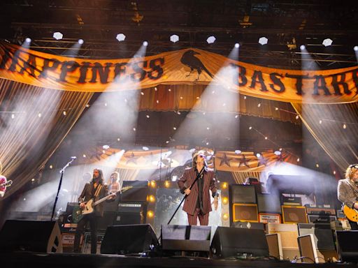 Black Crowes Impress As ‘Happiness Bastards’ Tour Rocks And Rolls On