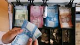 Analysis-Chile's sliding peso reflects tough battle vs rampaging dollar