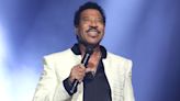 Lionel Richie Apologizes for Canceling Concert an Hour After the Start Time: 'I Tried to Bribe the Pilot'