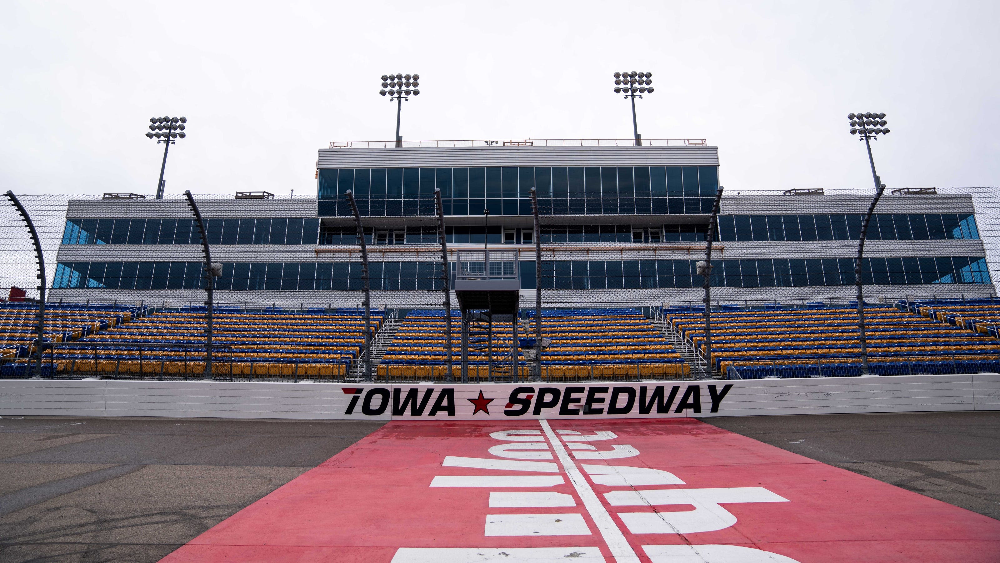 NASCAR Cup Series at Iowa: Starting lineup, TV channel for today's race