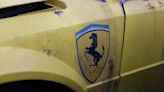Atriz de 'Mad Max' quer rara Ferrari amarela e existe uma apodrecendo em SP