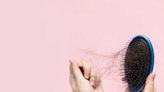 Perte de cheveux : découvrez l’astuce simple d'un dermatologue pour stimuler la pousse sans dépenser un centime
