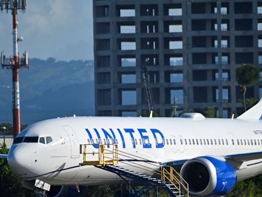 United Airlines Flight Diverted to Washington After Vomiting And 'Biohazard' Onboard - News18