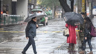 Se vienen cuatro días más de lluvia en Santiago y el meteorólogo Alejandro Sepúlveda revela el motivo detrás