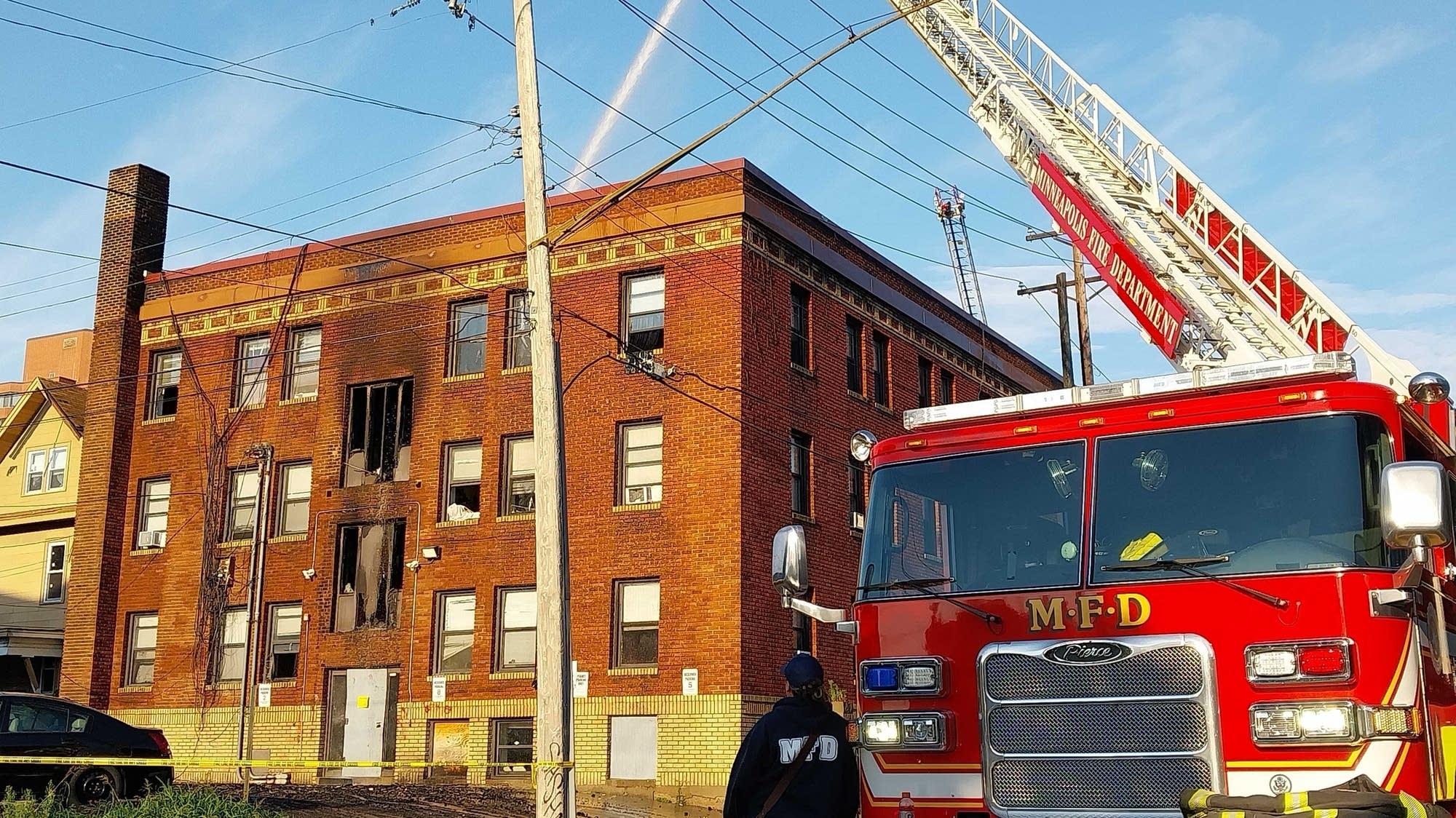 Minneapolis man dead after apartment fire