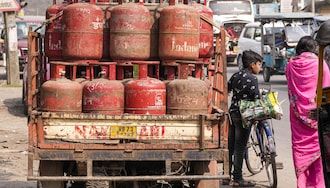 LPG Cylinder Price: Oil marketing companies slash commercial LPG cylinder prices by Rs 30