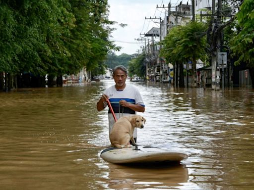 Flash flooding kills three in northern Thailand