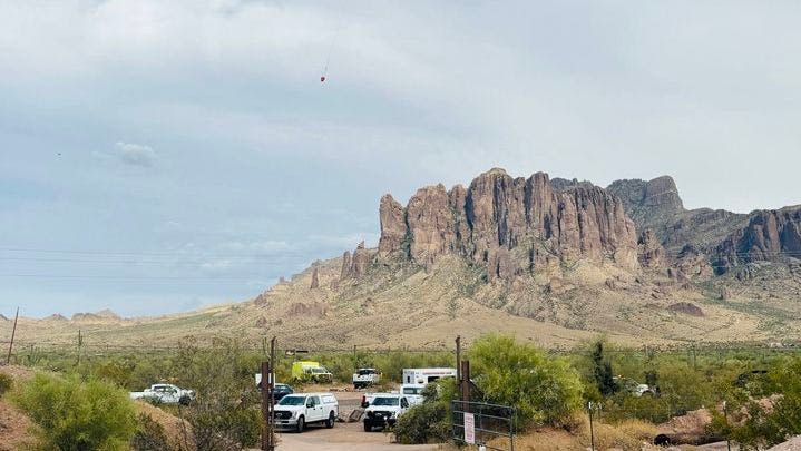 Ghost Fire closes State Route 88 near Lost Dutchman State Park
