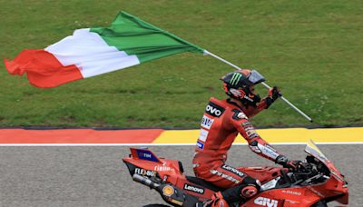 Martín se cae y Bagnaia vence y es líder; Marc Márquez remonta desde el 13º al 2º