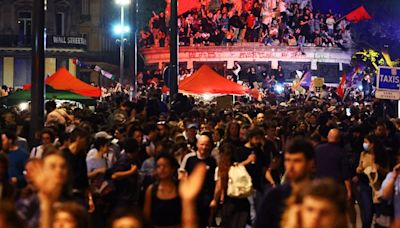 La voces de la Place de la République: el temor de la izquierda francesa ante el avance de Le Pen - La Tercera