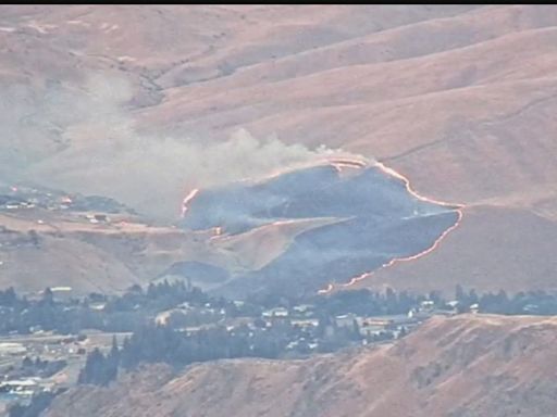 Fire sparks in Wenatchee prompting Level 3 evacuations ahead of Red Flag Warning