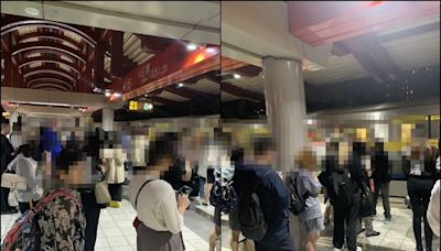 快訊／北捷淡水方向「軌道冒煙」 全部旅客緊急石牌站下車