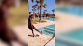Balotelli disfruta el verano afinando su toque en la piscina: ¡calidad más física! - MarcaTV