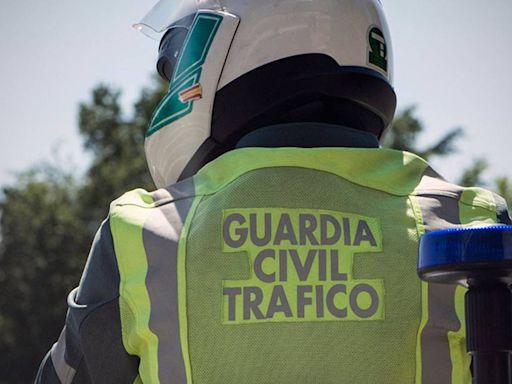 Un conductor que dio positivo en el control de drogas intenta colar a la Guardia Civil un carnet de conducir falso en Vilaboa