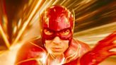 Lanzan tráiler final de “The Flash” con Ezra Miller y Michael Keaton