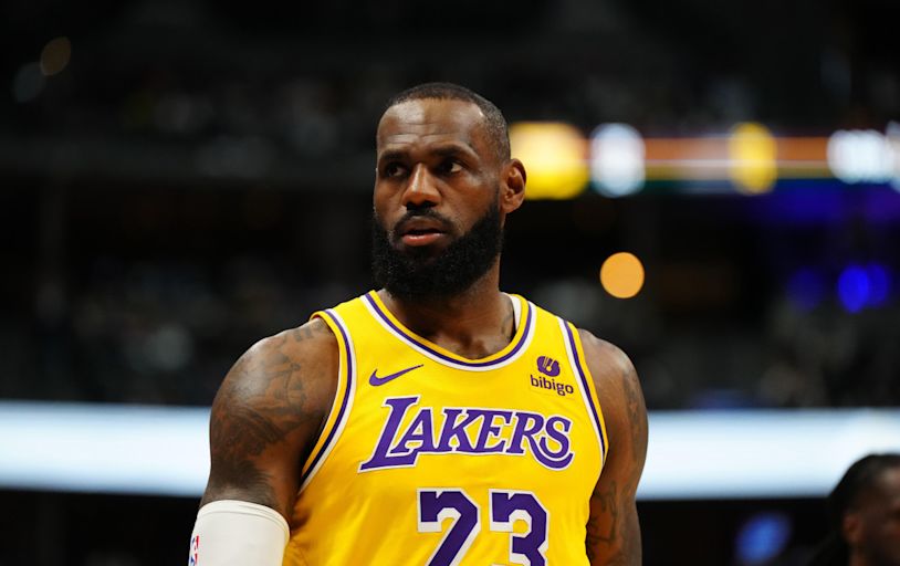 Fans Unanimously Roast LeBron James After Lakers-Nuggets Game